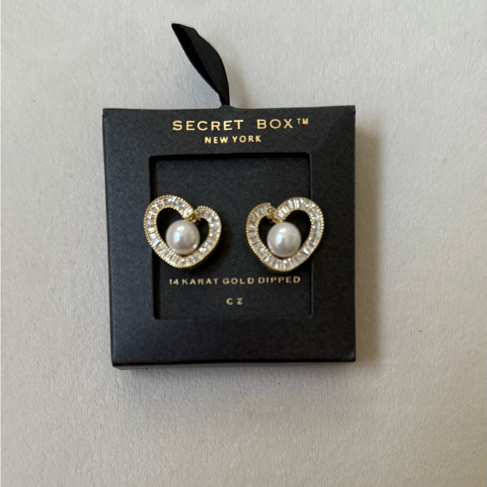 NEW Boutique Heart Pearl Pave Earrings